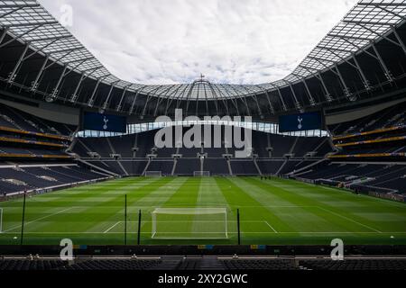 Londres, Angleterre. 10 août 2024. Le Tottenham Hotspur Stadium vu au club de football amical entre Tottenham Hotspur et Bayern Munich à Londres. Banque D'Images