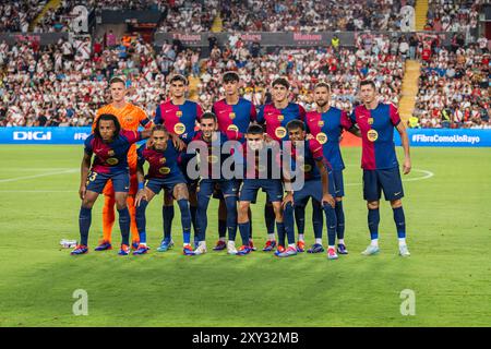 Madrid, Madrid, Espagne. 27 août 2024. L'équipe de Barcelone posant pour la photo officielle avant le match de football de la Liga EA Sports 2024/25 entre le Rayo Vallecano et le FC Barcelone au Campo de Futbol de Vallecas le 27 août 2024 à Madrid, Espagne. (Crédit image : © Alberto Gardin/ZUMA Press Wire) USAGE ÉDITORIAL SEULEMENT! Non destiné à UN USAGE commercial ! Banque D'Images