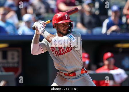 25 août 2024 : Nick Castellanos (8 ans), joueur de droite des Phillies de Philadelphie, bat contre les Royals de Kansas City au Kauffman Stadium à Kansas City, Missouri. David Smith/CSM Banque D'Images