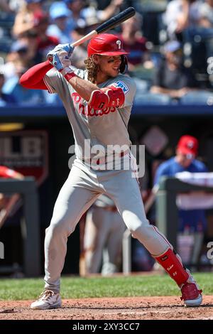 25 août 2024 : Alec Bohm (28), troisième joueur de base des Philadelphia Phillies, bat contre les Royals de Kansas City au Kauffman Stadium de Kansas City, Missouri. David Smith/CSM Banque D'Images