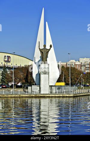 Monuments aux pêcheurs et Nicolas le Wonderworker. Remblai de Pierre le Grand, Kaliningrad, Russie, Europe Banque D'Images