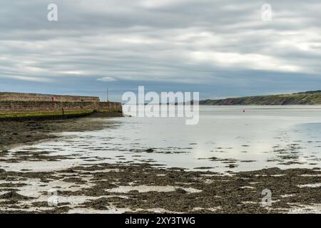 Nuages sur Berwick Pier à Berwick-upon-Tweed, Northumberland, England, UK Banque D'Images