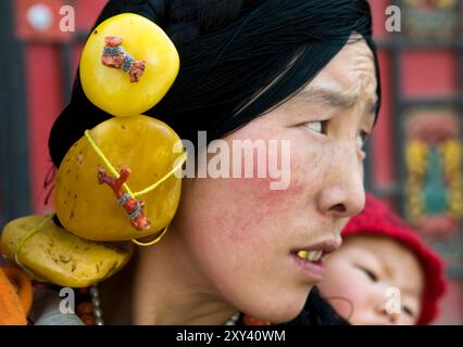 Portrait d'une femme tibétaine pris à Songpan, Sichuan, Chine. Banque D'Images