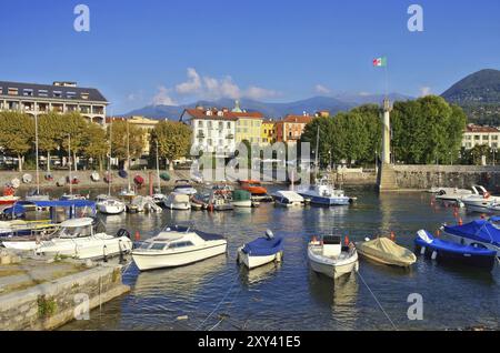 Verbania intra port sur le Lago Maggiore dans le nord de l'Italie, Verbania intra vieux port sur le Lago Maggiore dans le nord de l'Italie Banque D'Images