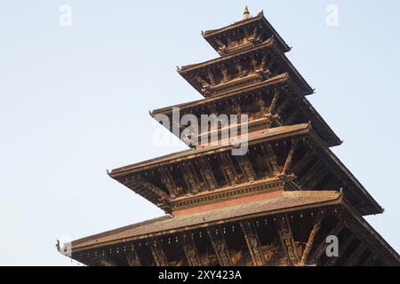 Bhaktapur, Népal, 4 décembre 2014 : toit de la pagode Nyatapola sur Taumadhi Sqaura, Asie Banque D'Images