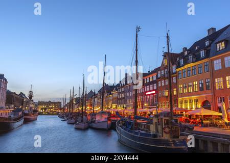 Nuit sur la ville de Copenhague au Danemark Copenhague, le port de Nyhavn Banque D'Images