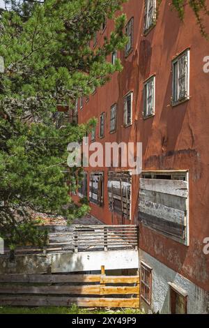 Ruines de l'Hôtel Paradiso à Val Martello, Tyrol du Sud Banque D'Images