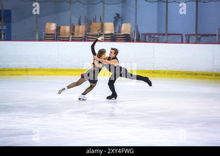 BERLIN, ALLEMAGNE, 11 OCTOBRE : Katharina Mueller et Tim Dieck au concours de danse sur glace le 11 octobre 2014 à Berlin, Allemagne. Toutes les plages sont comprises entre Banque D'Images
