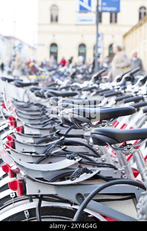 Location de vélos à Munich, centre-ville Banque D'Images