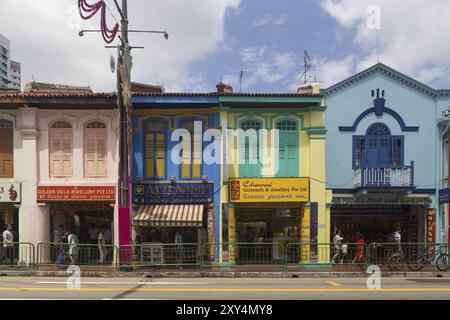 Singapour, Singapour, 31 janvier 2015 : façades colorées de maisons dans le quartier de Little India, Asie Banque D'Images