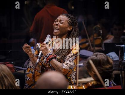 Concha Buika répétant avec l'Orchestre symphonique des îles Baléares, Palma, Majorque, Espagne, Europe Banque D'Images