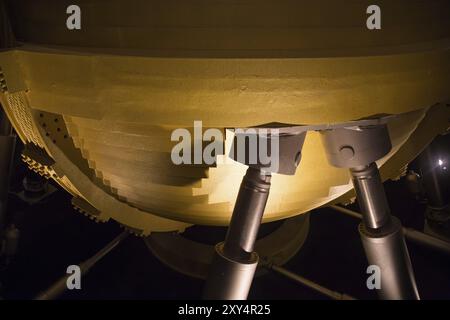 Taipei, Taiwan, 05 janvier 2015 : boule d'amortissement et suspension à l'intérieur du gratte-ciel Taipei 101, Asie Banque D'Images