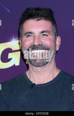 Pasadena, États-Unis. 27 août 2024. LOS ANGELES - août 27 : Simon Cowell au America's Got talent Live Show Red Carpet à l'Hôtel Dena le 27 août 2024 à Pasadena, CA (photo de Katrina Jordan/Sipa USA) crédit : Sipa USA/Alamy Live News Banque D'Images