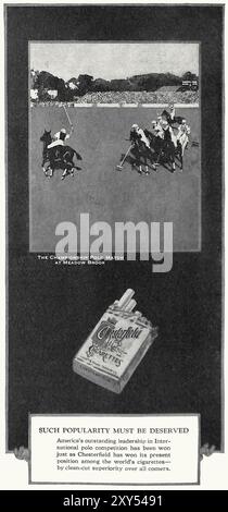 Publicité vintage pour les cigarettes Chesterfield, imprimée dans le numéro d'août 1925 de The Elks Magazine feat polo players. Banque D'Images