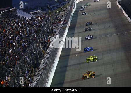 25 août 2018, Madison, Illinois, États-Unis : RYAN HUNTER-REAY (28) des États-Unis batailles pour la positio-n lors du Bommarito Automotive Group 500 at Banque D'Images