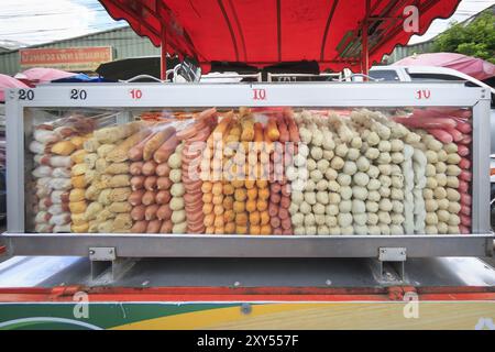 Bangkok, Thaïlande, 04 septembre 2016 : différents types de boulettes de viande sur Street food en thaïlande, Asie Banque D'Images