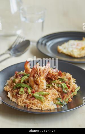 Pâte de crevettes avec Frites fraîches et le riz cuit Banque D'Images