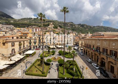 MONREALE, ITALIE, 16 JUIN 2023 - vue aérienne de la place Vittorio Emanuele à Monreale, province de Palerme, Sicile, Italie Banque D'Images