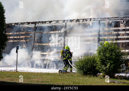 LKW Steht dans Flammen Banque D'Images