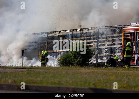 LKW Steht dans Flammen Banque D'Images