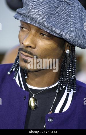 Snoop Dogg à la première de Soul plane à Los Angeles au Mann Village Theater à Westwood le 17 mai 2004. Crédit : Lumeimages.com Banque D'Images