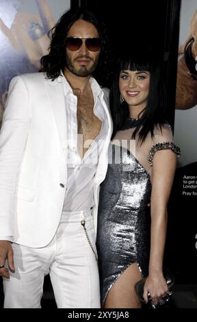 Katy Perry et Russell Brand lors de la première de "Get Him to the Greek" à Los Angeles au Greek Theatre de Los Angeles le 25 mai 2010. Crédit : l Banque D'Images