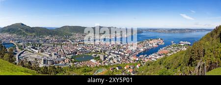 Vue panoramique sur la ville de Bergen, Norvège, Scandinavie, Europe Banque D'Images