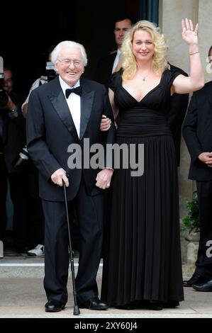 PHOTO D'ARCHIVE : Wolfgang WAGNER aurait eu 105 ans le 30 août 2024, Katharina WAGNER avec son père Wolfgang (directeur du festival). Festival Bayreuth Richard Wagner - tapis rouge le 25 juillet 2008. ? SVEN SIMON, Prinzess-Luise-Str.41#45479 Muelheim/Ruhr#tel.0208/9413250#fax 0208/9413260#Kto 244 293 433 P ostbank E ssen BLZ 360 100 43#www.SvenSimon.net#e-mail:SvenSimon@t-online.de. Banque D'Images