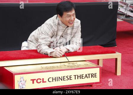 Jackie Chan à la cérémonie des empreintes de main et de pied Jackie Chan qui s'est tenue au TCL Chinese Theatre à Hollywood, États-Unis, le 6 juin 2013 Banque D'Images