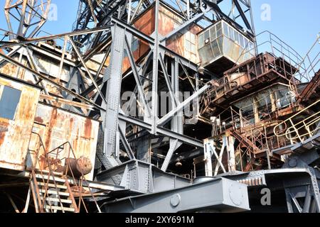 Détail d'une ancienne excavatrice dans la mine de lignite à ciel ouvert Ferropolis désaffectée Banque D'Images