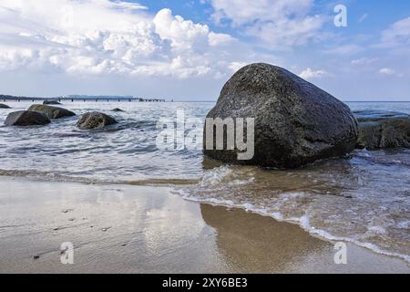 La côte de la mer Baltique sur l'île de Ruegen Banque D'Images