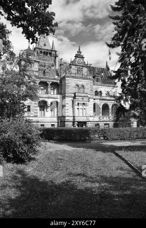 Pavillon de chasse Hummelshain noir et blanc Banque D'Images