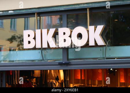 GOTHENBURG, SUÈDE - 27 AOÛT 2018 : magasin BIK Bok à Gothenburg, Suède. BIK Bok est une marque de mode norvégienne. Banque D'Images