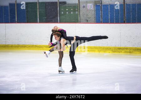 BERLIN, ALLEMAGNE, 11 OCTOBRE : Katharina Mueller et Tim Dieck au concours de danse sur glace le 11 octobre 2014 à Berlin, Allemagne. Toutes les plages sont comprises entre Banque D'Images