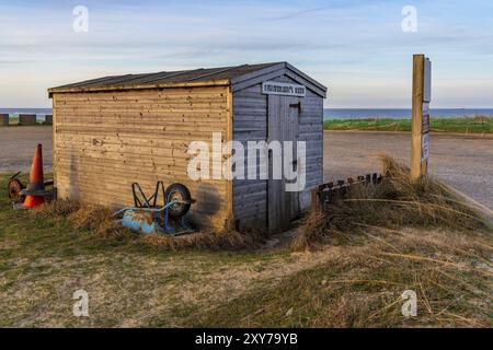 Winterton-on-Sea, Norfolk, Angleterre, Royaume-Uni, avril 05, 2018 : une cabane de pêcheur près de la côte de la mer du Nord Banque D'Images