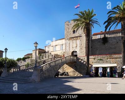 Korcula porte de la ville dans la Tour Revelin un soir d'été Korcula ville Korcula Dalmatie Croatie Banque D'Images