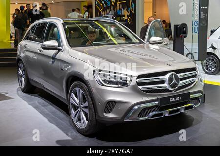 La voiture hybride enfichable Mercedes Benz GLC 300E a été présentée au salon automobile IAA de Francfort. Allemagne - 11 septembre 2019 Banque D'Images