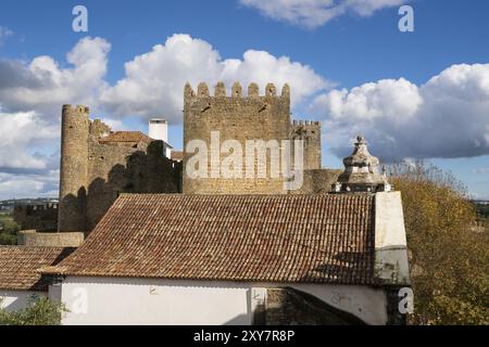 Obidos beau village château fort forteresse tour au Portugal Banque D'Images