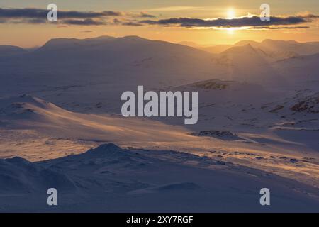 Soirée Mood, Stora Sjoefallet National Park, Laponie World Heritage site, Norrbotten, Laponie, Suède, mai 2015, Europe Banque D'Images