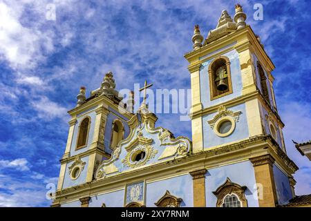 Haut de la façade de l'église de Notre Dame de la Rosaire noir dans le Pelourinho à Salvador. Il a eu le début des travaux en 1704 et est titulaire d'un cimetière de slave Banque D'Images