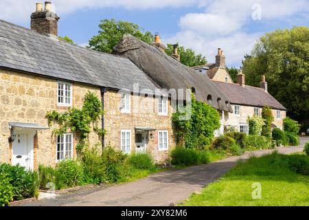 Île de Wight UK - Île de Wight Winkle Street jolies chaumières chalets sur Winkle Street Calbourne Île de Wight Angleterre GB Europe Banque D'Images