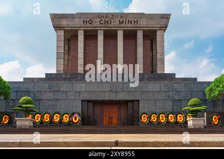 Hanoi, Vietnam - 11 novembre 2023 : vue du monument du mausolée de Ho Chi Minh sur la place Ba Dinh, une attraction touristique populaire Banque D'Images