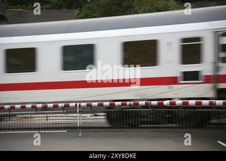 Train roulant avec barrière Banque D'Images