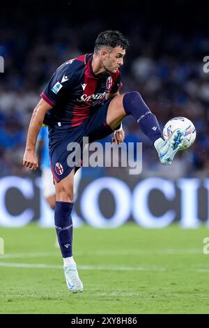 Naples, Italie. 25 août 2024. Charalampos Lykogiannis du Bologna FC contrôle le ballon lors de la série Serie A Enilive match entre SSC Napoli et Bologna FC au Stadio Diego Armando Maradona le 25 août 2024 à Naples, Italie crédit : Giuseppe Maffia/Alamy Live News Banque D'Images