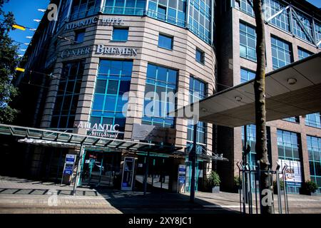 Brême, Allemagne. 28 août 2024. L'Atlantic Hotel Airport est situé à l'aéroport de Brême. Crédit : Hauke-Christian Dittrich/dpa/Alamy Live News Banque D'Images