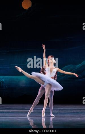 Londres, Royaume-Uni. 28 août 2024. Les danseurs du State Ballet of Georgia se produisent lors d’une répétition générale de Swan Lake au London Coliseum où le premier spectacle de la compagnie à Londres se déroulera pendant une saison limitée de 2 semaines. Credit : Stephen Chung / Alamy Live News Banque D'Images