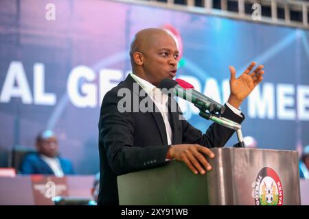 Le président de la Fédération de football Kenya, Nick Mwendwa, s'adresse aux délégués lors de l'Assemblée générale spéciale du 24 août 2024 au Sports View Hotel. Photo/CHRI Banque D'Images