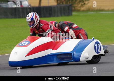 Dalton on Tees, Angleterre, 25 août 2024. Dave Crawford conduisant une Windle GSXR avec le passager Dave Baxter dans la classe de pré-injection FSRA au circuit Croft. Crédit : Colin Edwards. Banque D'Images