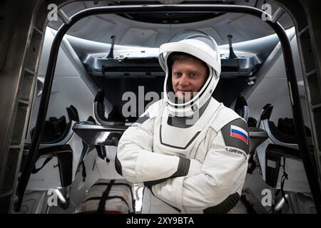 KSC, Floride, États-Unis. 6 décembre 2023. Le cosmonaute et spécialiste de la mission SpaceX Crew-8 Alexander Grebenkin est photographié dans sa combinaison de pression lors d'un test d'intégration d'équipement d'équipage au siège de SpaceX à Hawthorne, en Californie. Crédit : SpaceX (crédit image : © SpaceX/ZUMA Press Wire) USAGE ÉDITORIAL SEULEMENT! Non destiné à UN USAGE commercial ! Banque D'Images