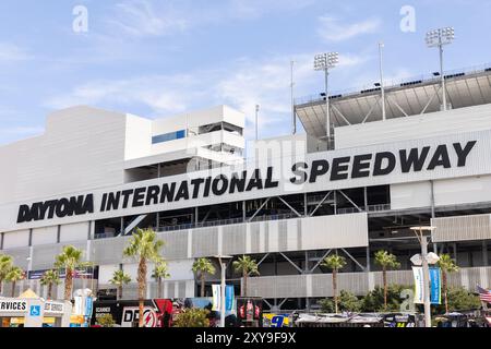 Daytona International Speedway est un circuit de Daytona Beach qui accueille le Daytona 500, ainsi que d'autres courses et divertissements. Banque D'Images